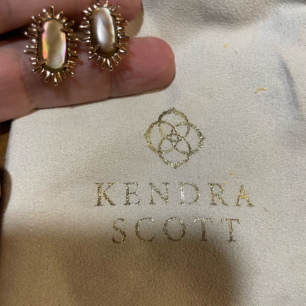 Kendra Scott Retired Kay Studs Rose Gold and Blush Mother of Pearl
